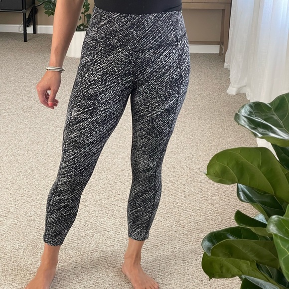 Lululemon Fast and Free High-Rise Crop 23" - Picture 3 of 7